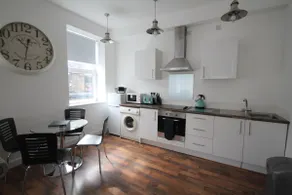 Gorgeous apartment No2 in the centre of Todmorden - Image 3