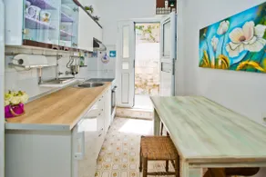 Central Square Apartment Rose - Image 3