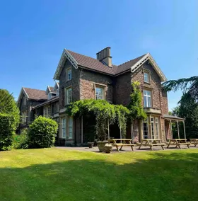 Entire Mansion 14 en suite bedrooms sleeps 34 - Image 3
