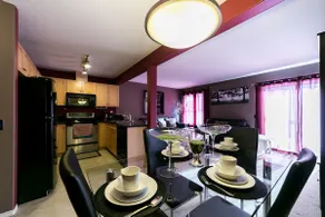 SUMMERSIDE 3 BEDROOM TOWNHOUSE WITH FREE PARKING - Image 2