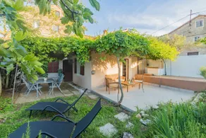 Vacation home Mala - with a beautiful yard and garden - Image 4