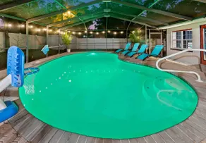 Clearwater Heated Pool + Arcade + 2 Kings - Image 3