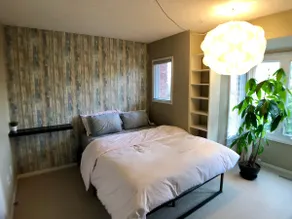 Spacious BRIGHT 1500 Sq Foot Burlington Townhouse! - Image 4