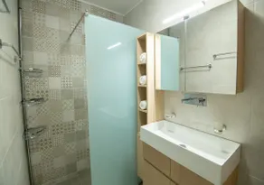 George's Apartment - Image 5