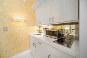 Renovated studio in Palm Beach + Parking + Safe - Image 5