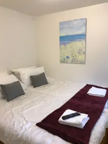 Convenient Caterham Bolt Hole near Gatwick/London - Image 3