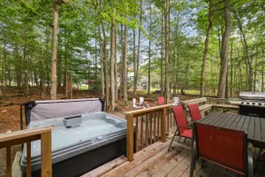 Contemporary Retreat • Hot Tub • Arcades • Karaoke - Image 2