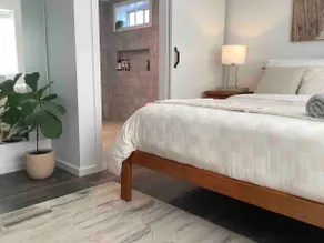 Kates Place - spacious clean + green - Image 3