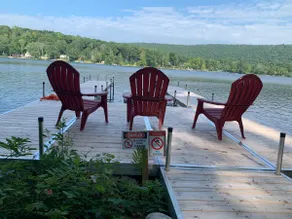 Large, 4 season, lakefront retreat. Close to skiing, golf and hiking. - Image 5