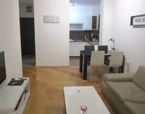 Luxury River View 2BR • Best Downtown Location - Image 3