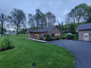 Country Spring Farm Cottage with Breathtaking View - Image 5