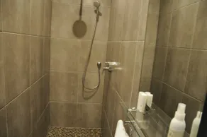 Standard triple room for affordable stay - Image 3