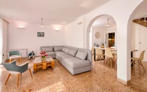 Pine Beach Villa - Image 4