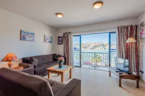 Lovely Cosy Seafront Apt on St Pauls Bay promenade - Image 5