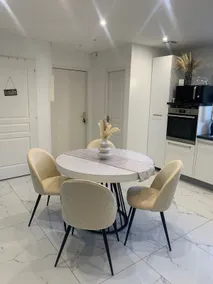 Air-conditioned house with large terrace, 2 minutes from the city center - Image 4