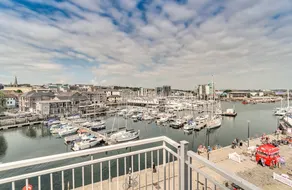 Apartment with roof terrace in historic Barbican - Image 2