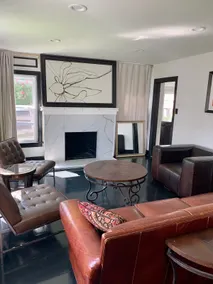 Beautiful New Renovation!! 3 bed 1.5 bath 7 guests - Image 4