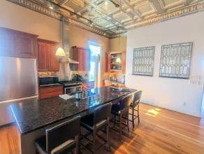 Bremer Avenue Penthouse - Image 4