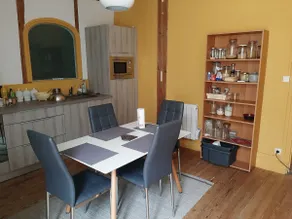 Apartment in a well-located house - Image 2