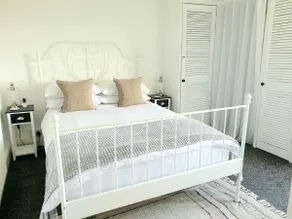 Romantic & Cosy Cottage with Direct Access to the Hills - Image 3