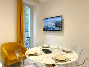 96 Chic & cozy, Notre Dame, air-conditioned - Image 3
