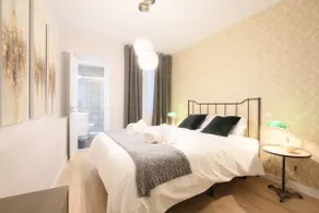 A Brand new Luxury- Muy Central- AC, up to 10 - Image 5