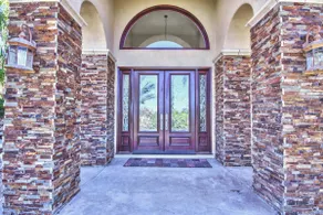 Galleon- Private Single Level Estate on 5 acres - Image 4