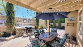 Country Club, Cozy Home with Community Pool - Image 2