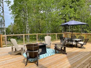 Waterfront Cottage w/ Games room, SUP's, Kayaks - Image 4