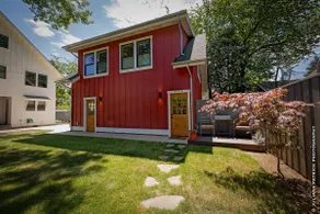Woodstock Farmhouse - Image 2