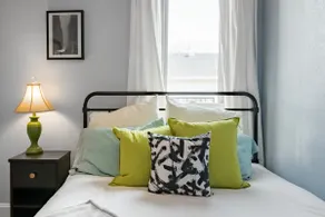 Cozy Victorian Townhome, Trendy Lohi Neighborhood. - Image 4