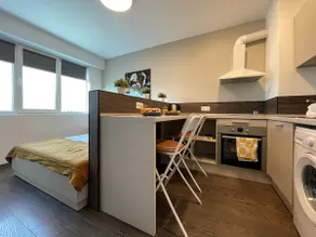 Cosher | Great Location + Stunning City Views - Image 3
