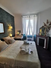 Charming apartment in the heart of the city. - Image 3