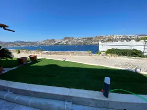 Gündoğan Seafront villa with parking lot and pier - Image 3