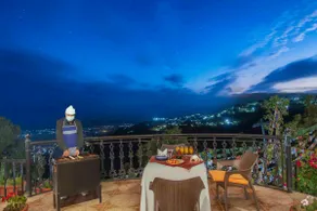Serviced Studio Apartment 3BHK  w/living in Villa - Image 3