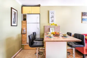 Spacious 2 BR in SF. Views! Free Parking! - Image 4