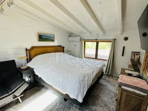 Tree house, Wi-Fi, jacuzzi, 10 min 2 dwntn pet fee - Image 4