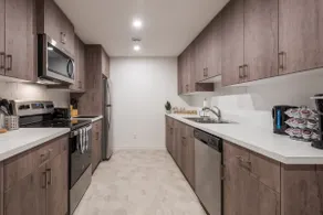 Perfect Getaway *Beautiful Comfy Private 1BR Suite - Image 5