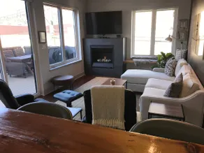 Baker Street Central - Balcony With Incredible Mountain View - Image 3