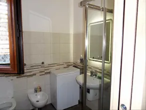 Bright apartment overlooking the sea - Image 4