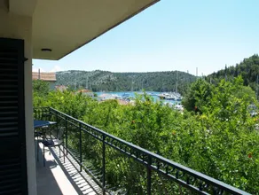 Formenti - spacious ap. -big balcony & marina view - Image 2