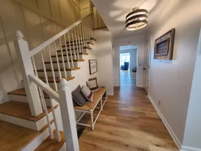 KY Lake front newly renovated with 8 bedrooms. - Image 4