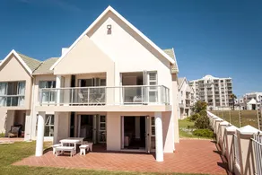 Beachfront Apartment @ Summerseas - Image 3