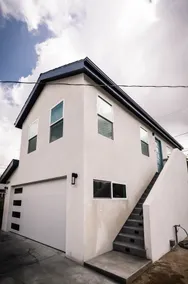 Cozy Living with Beautiful Mountain Views - Image 2