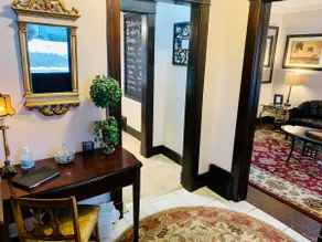 2 Units in 1 ! Sleeps 11 *King Beds* Midtown - Image 2