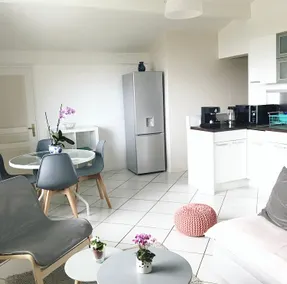 Quiet apartment and panoramic lake views! - Image 3