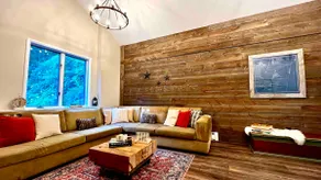 Private Hilltop Cabin at Houndcliffe - Image 4