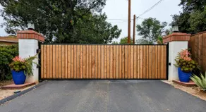 Gated Estate-Guest House-Private Backyard-Hot Tub! - Image 5