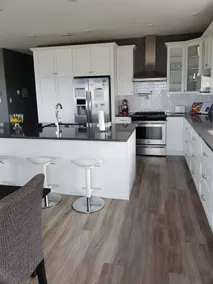 Contemporary ocean style with views, views, views! - Image 2