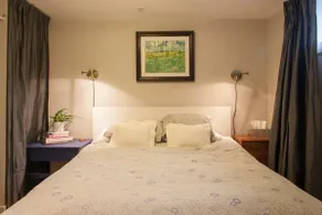Private unit close to Rideau Canal - Image 4